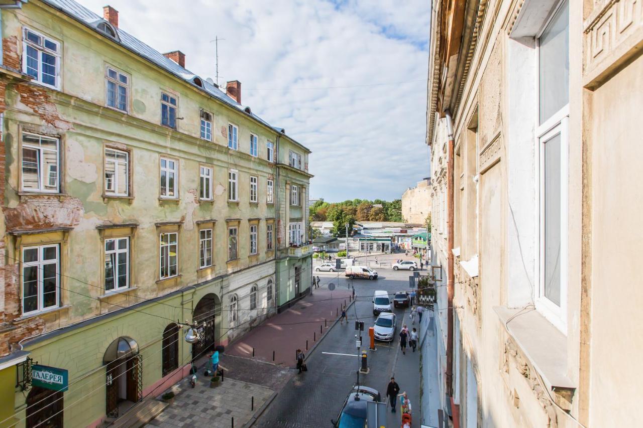 Навпроти Вернісажу Біля Оперного Вулиця Театральна 26 Є Балкон Та Інернет Lviv Exterior foto